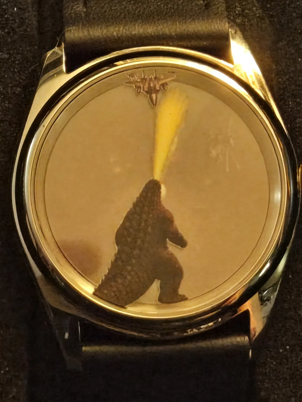 Benlywatch Gold-Tone Round Dial Black Leather Strap Watch